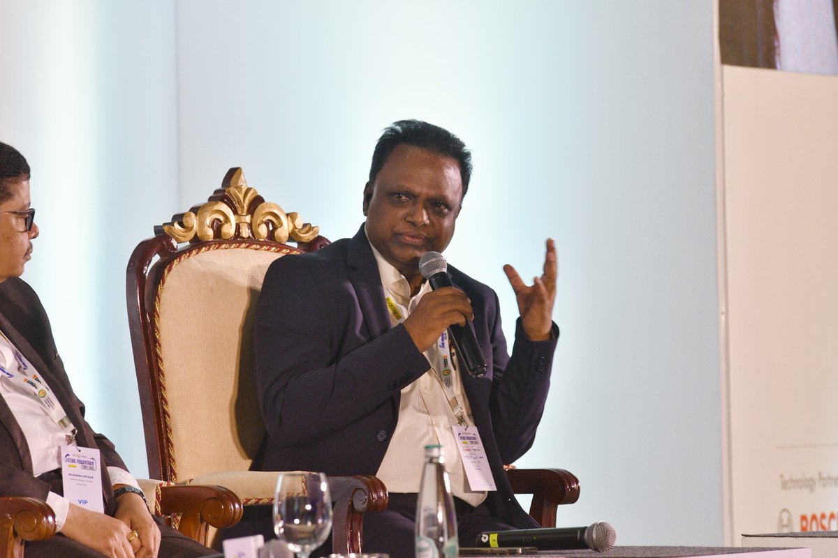 autocarpro's tweet photo. @ALIndiaOfficial @ketan_auto @Guidance_TN @MahindraRise R Velusamy, President - Automotive Tech &amp; Product Development, Mahindra &amp; Mahindra at @autocarpro #FuturePowertrainConclave
-Centre should continue with 5% GST for EVs
-State governments that have announced road tax on EVs need to hold it for stability https://t.co/hbVALNmfqk