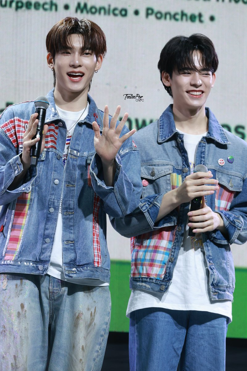 TeeteePor_CNFC's tweet photo. 2025.03.26 ✨️

🐶🐼

TAT X TEETEEPOR
#เทศกาลเที่ยวเมืองไทยxป๋อตี๋ตี๋ https://t.co/CbidXWvd4d