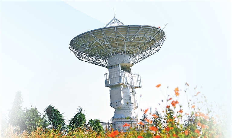 HenanPlus's tweet image. 🛰️【This Spring, &quot;Commercial Space&quot; is the Buzzword】🚀At PIESAT Huazhong Headquarters’ Satellite Operations Center, engineers are receiving, storing, and analyzing data from 12 commercial radar remote-sensing satellites.🔧

#SpaceHub
#SatelliteTech
#FutureOrbits
#STEMinAction