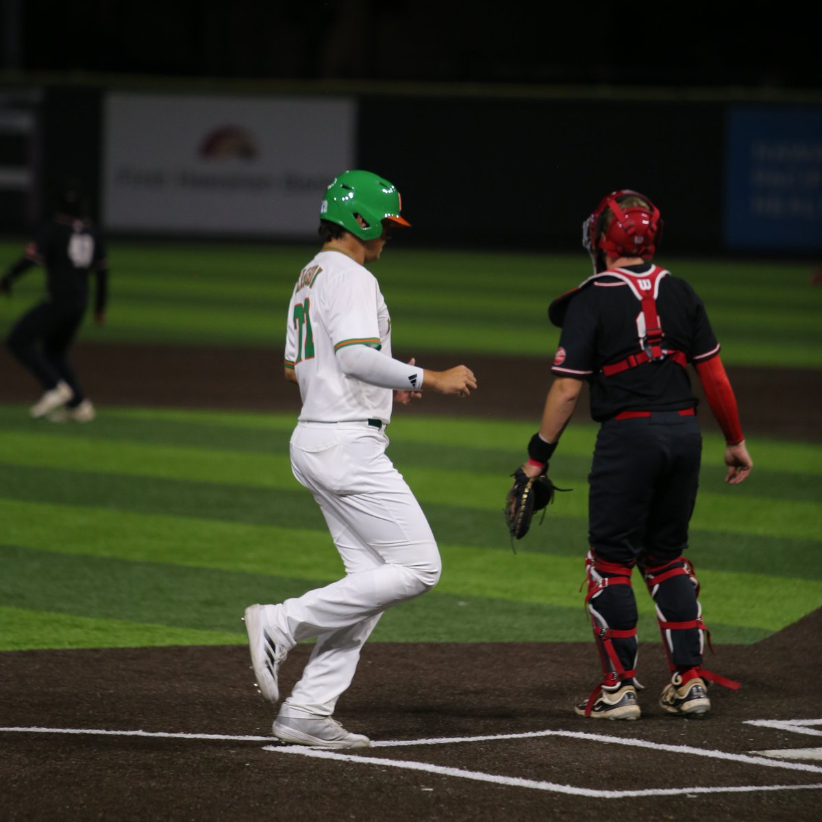 'Bows plate three in the fourth to tie it up

End 4 | Hawai‘i 4, Hilo 4. #GoBows