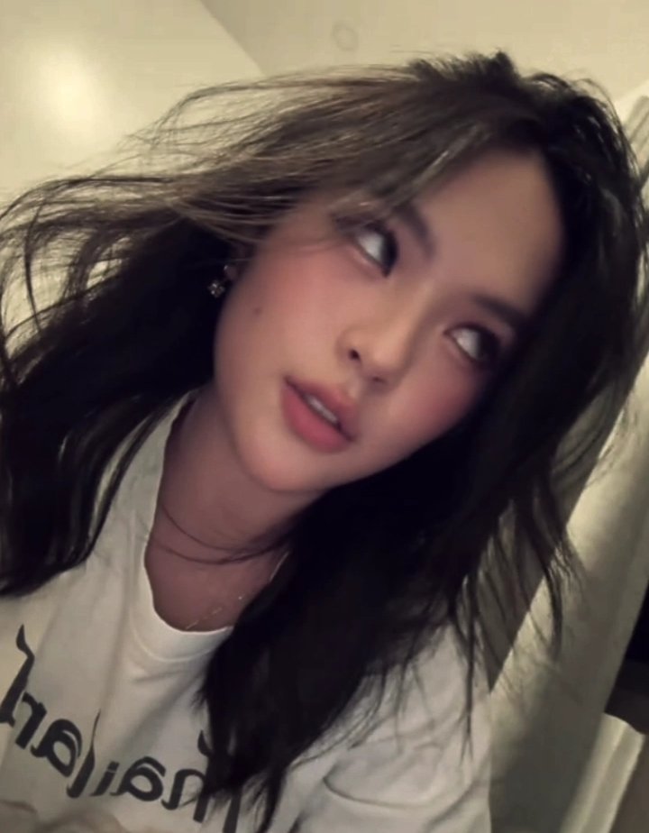 messy hair don't care #RainCelmar