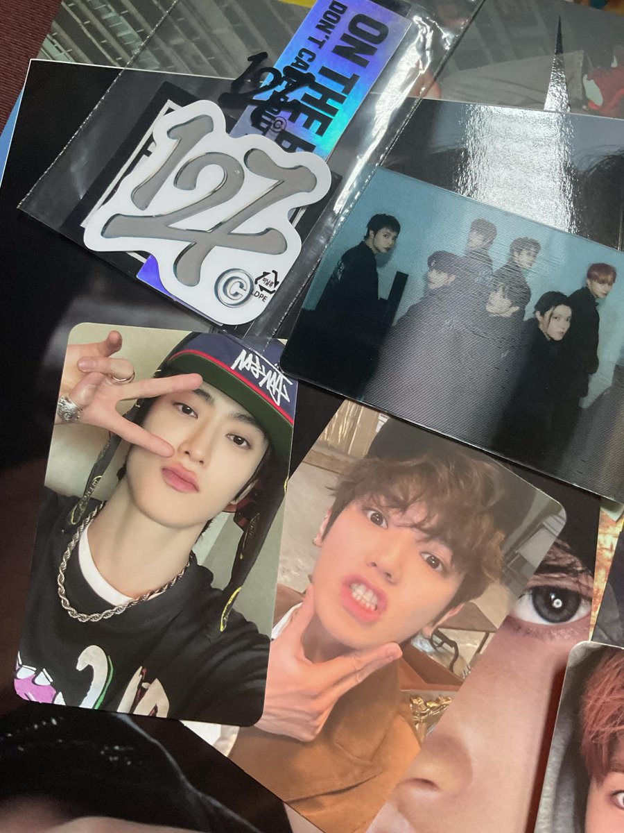 jinsudrops's tweet photo. my pulls !! 🫦 ty for the fast and smooth transaction @three23cart ^^ https://t.co/cLlSy7Yydp