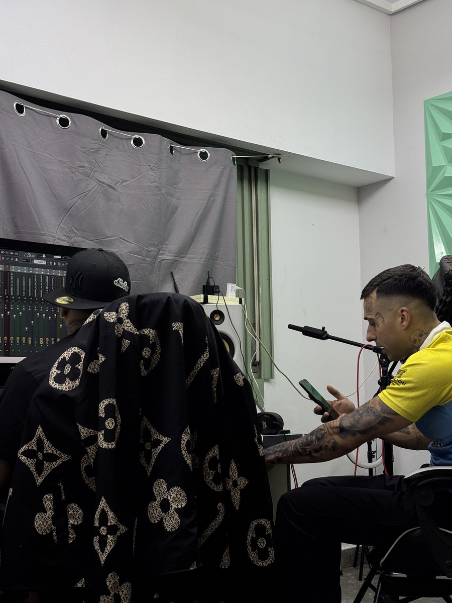 LOS JEFES CON LOS JEFES