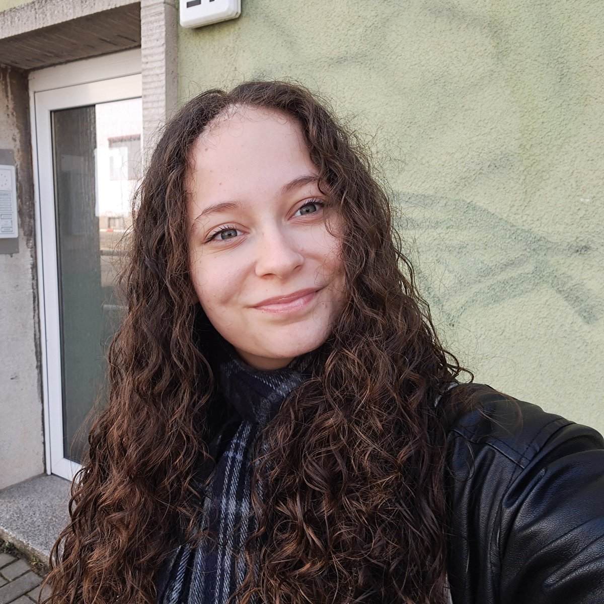 ArietaFerati's tweet photo. Happy #SWATfamSelfieDay everyone💜

Let's spread some positivity and have fun
Don't forget to keep fighting and spread the petition and the poll!

#SaveSWAT https://t.co/3R7oG7EjqT