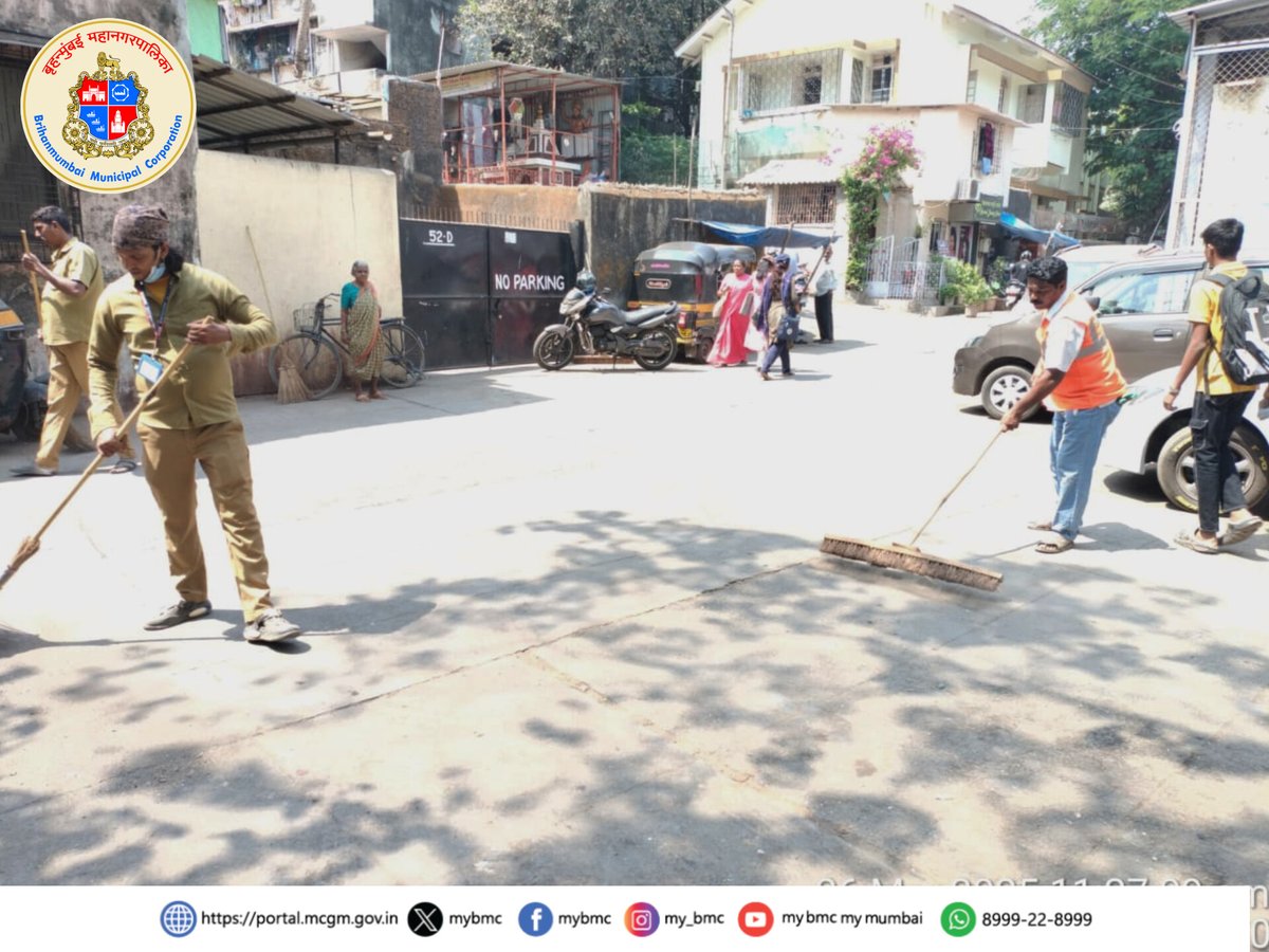 mybmcWardHW's tweet photo. मुंबईतील रुग्णालये परिसर विशेष स्वच्छता मोहीम अंतर्गत 'एच पश्चिम' विभागातील प्यारी नगर प्राथमिक आरोग्य केंद्र, खार पश्चिम, महानगरपालिका परिसरात आज लोकसहभागातून स्वच्छता करण्यात आली.
#CleanlinessDrive
#CleanMumbai
#CleanHospital https://t.co/zEzehwnb7J