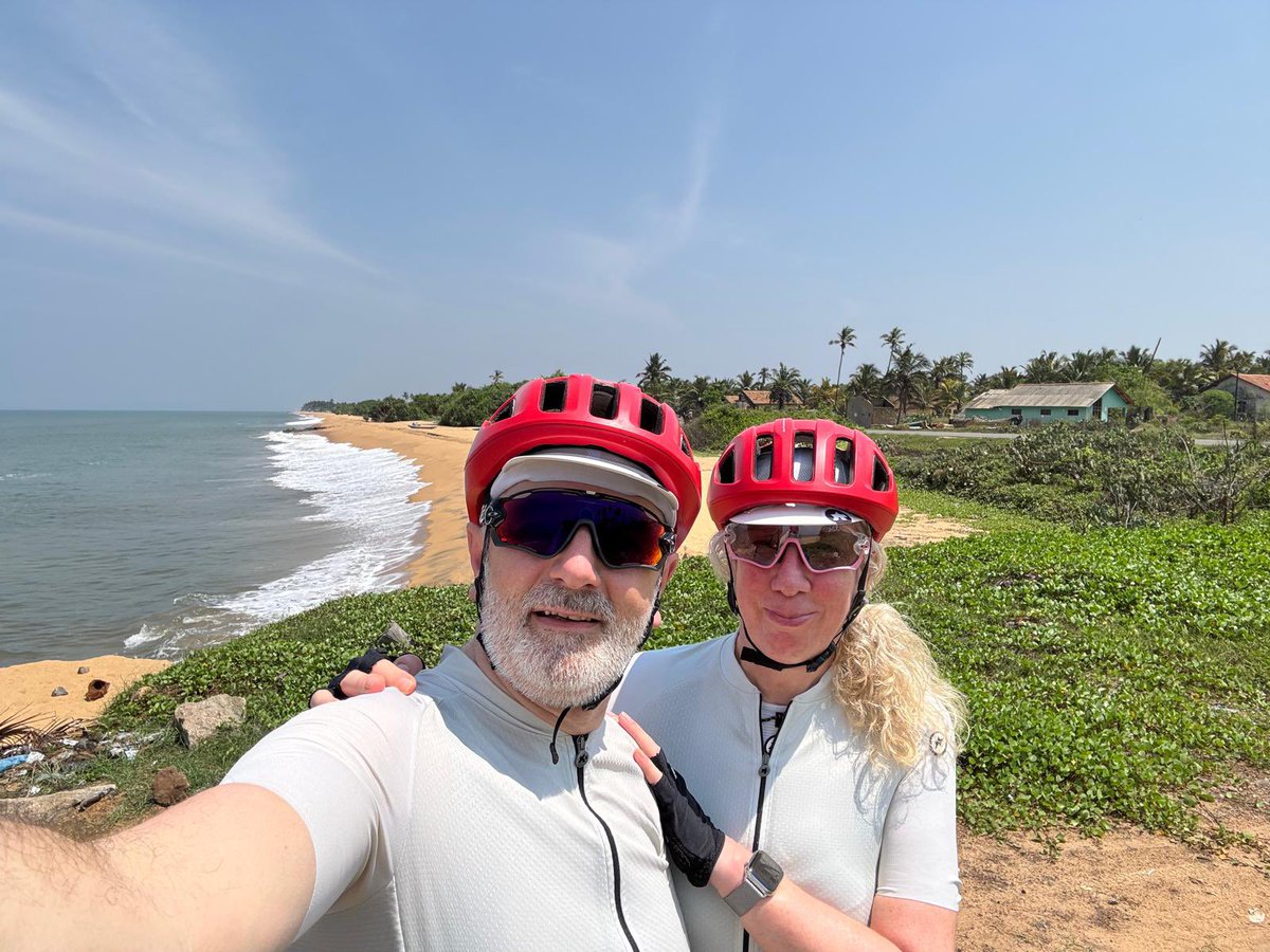 kevinsm20002000's tweet image. Three days into our tour of Sri Lanka. Rest day today at Sirigiya to climb Lion Rock