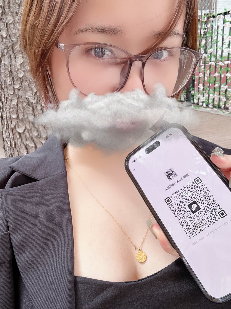 浪师傅合作的平台交流群来啦，大家扫码进～我在群里等大家🥰小众圈没有门槛  浪师傅本人出镜包没有套路 https://t.co/DpJGKojA7i