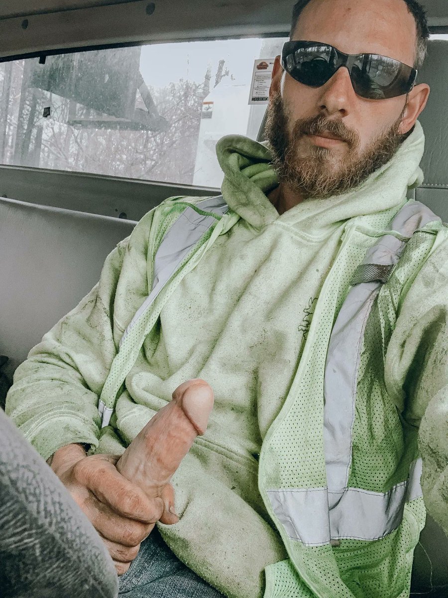 MMmmmyeahD's tweet photo. @goonsmokers I wanna savor the flavor of the balls after a long day of working in the hot Summer sun. 🤤🙏🙌 https://t.co/pZsRxj6ib0