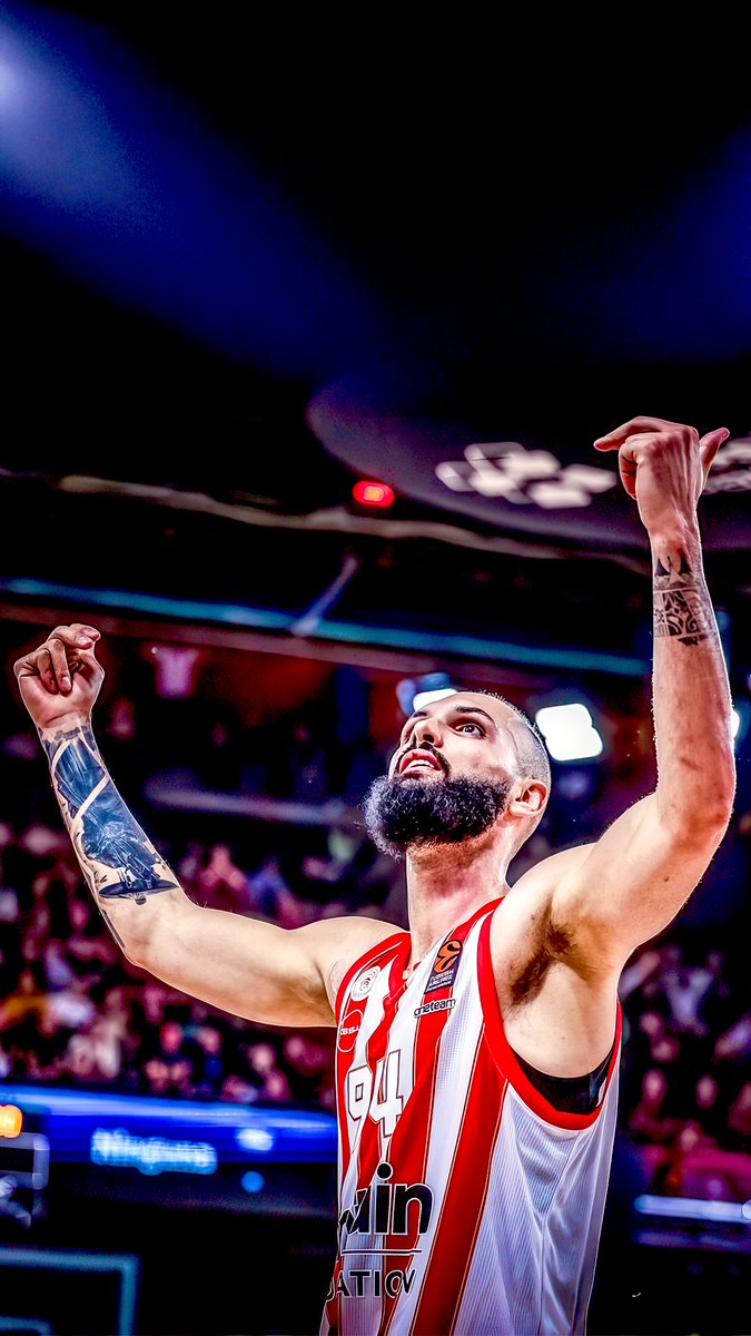 Karaflademon's tweet photo. ⁴ᵏ #Wallpaper | #OlympiacosBC @EvanFourmizz https://t.co/xounewEWtD