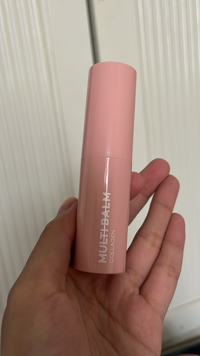 adellahardy's tweet photo. Jual multi balm ori Korea. Dijual karna gak cocok dimuka, bagus untuk kulit kering biar lembab dan glowing. 65k aja, beli sekitar 140k. Baru dipakai 2x https://t.co/fGgdy360kx