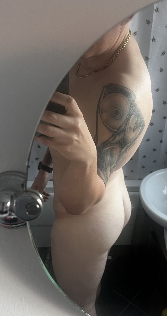 Legs and booty looking 🔥🔥