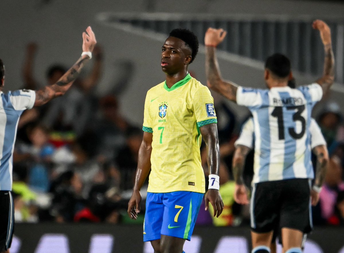 📉🇧🇷 Vinicius Jr: “We played very badly and Argentina played an excellent game in front of their fans”.

“We have to rethink everything we did… this can’t happen. We need to improve and not give up, only 1 year is left till World Cup”.