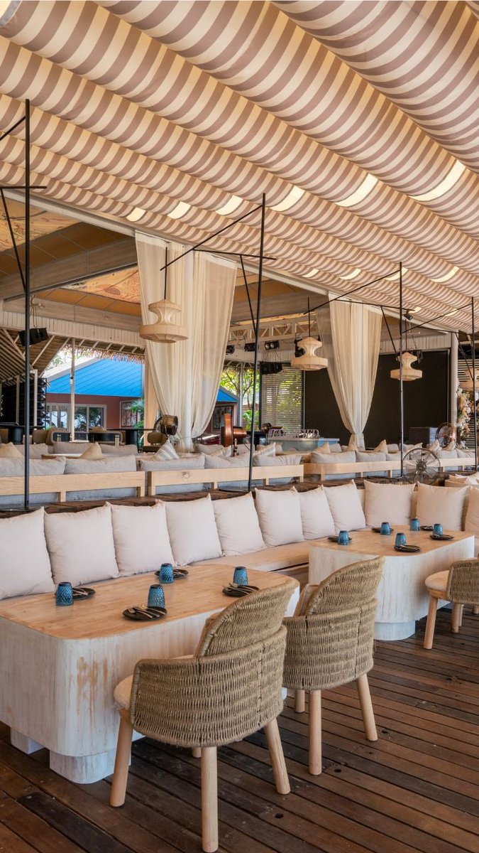 Gomantak_Times's tweet image. The recently opened Farzi Beach at Mayfair on the Sea in Morjim, offers stunning views, signature cocktails and an exceptional dining experience right by the shores of Goa.
#goa #bestrestaurants #morjimbeach #farzibeach #placestovisitgoa

SEE LINK: gomantaktimes.com/ampstories/web…