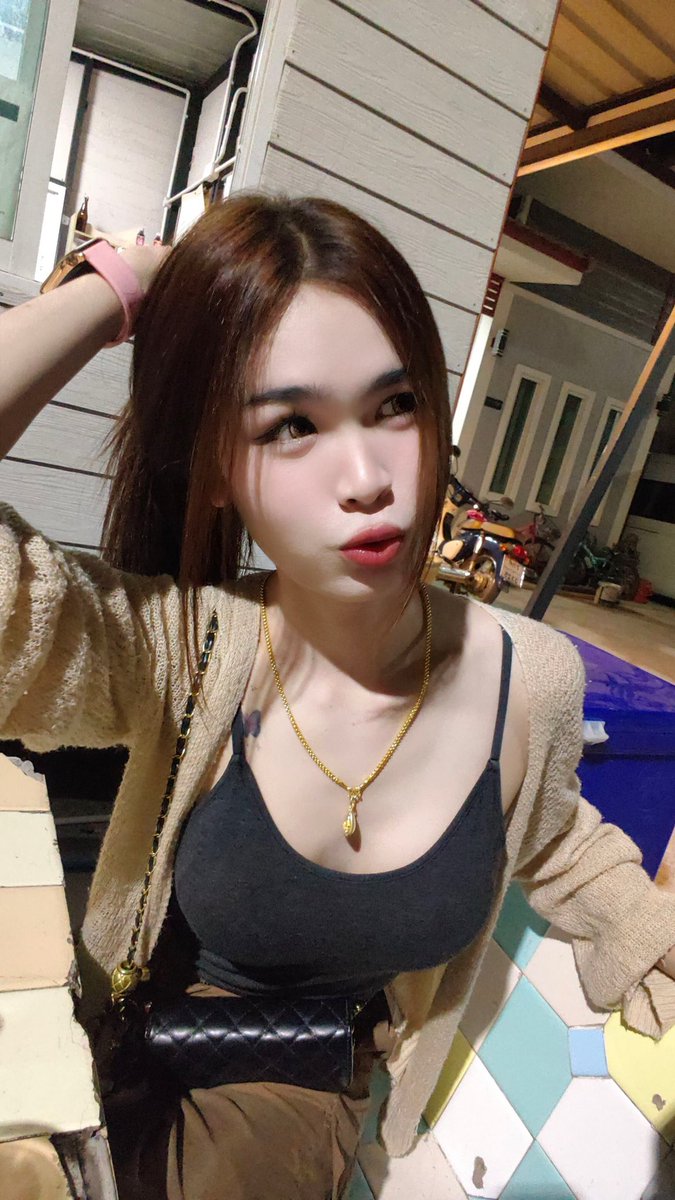 ชื่อไวน์ 🦦💦 (ทวิตจริง) tweet media