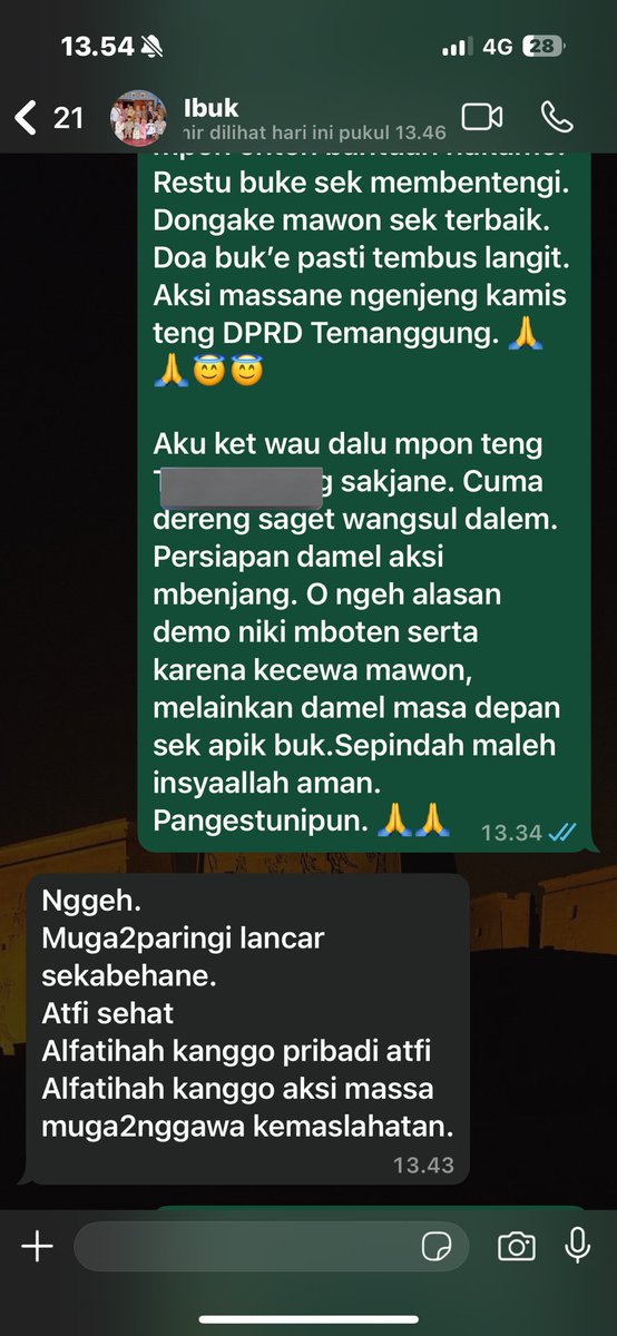 khoirul_atfi's tweet photo. Intel-intel mau ngembosi gerakan #CabutUUTNI di Temanggung. Dengan pedenya dia datang ke rumah ngaku-ngaku temen. 

Tapi bersyukur punya ibu yang bisa diajak kompromi. Bersyukur didoakan untuk aksi besok. Aku percaya doa ibu yg tembus ke langit. https://t.co/PANsbgcaXV