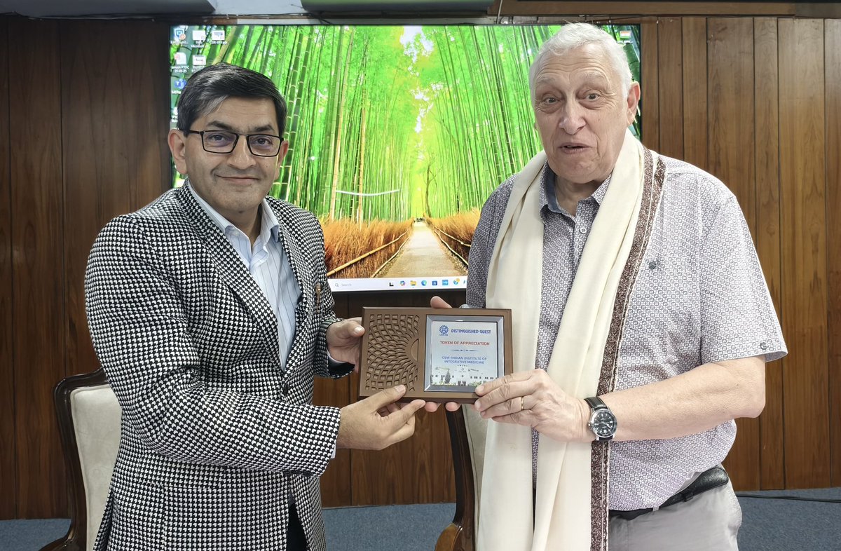 csiriiim's tweet photo. A landmark session concluded successfully at #CSIRIIIM #Jammu: Dr. Serge Mignani's lecture on #TargetedProteinDegradation explored cutting-edge approaches like #PROTACs vs #MolecularGlues. Grateful for the robust participation and engagement. #DrugDiscovery #ScienceInnovation #MedicinalChemistry #Sanofi #France