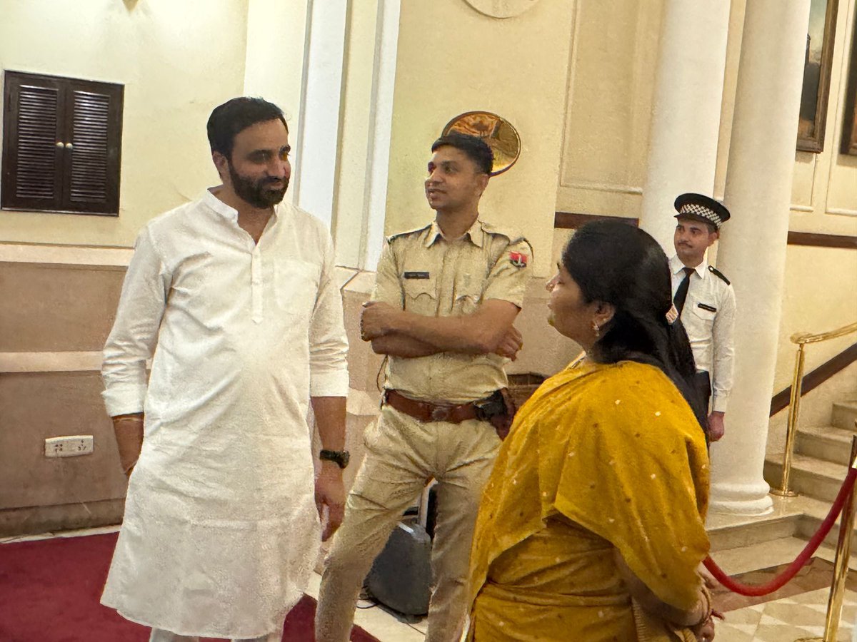 RLPOSIAN77's tweet image. कल दिल्ली में हमारे नेता बड़े भाई आदरणीय श्री हनुमान बेनीवाल जी  सुपुत्र 'आशुतोष' के 10वें जन्मदिन के अवसर पर सम्मिलित होकर शुभकामनाएँ प्रेषित की। आशुतोष के उज्ज्वल भविष्य की कामना करता हूँ, ईश्वर उसे स्वस्थ, सुखी एवं सफल जीवन प्रदान करें।
#TeamHB