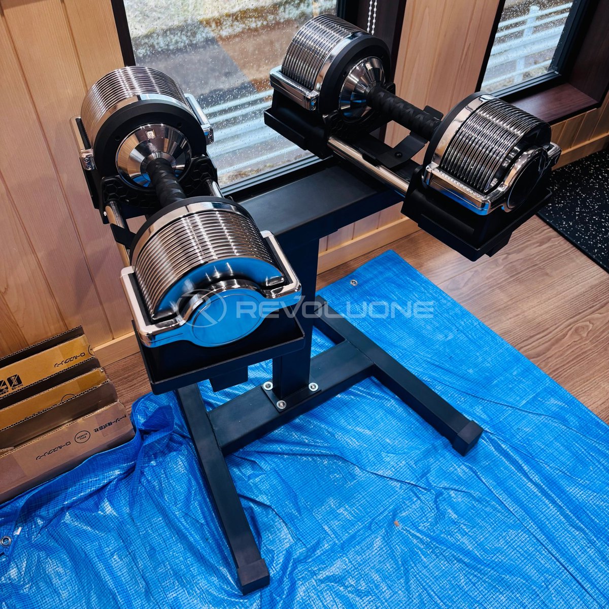 REVOLUONE プロ仕様のスピニングバイク REVOLUONE プロ仕様のスピニングバイク