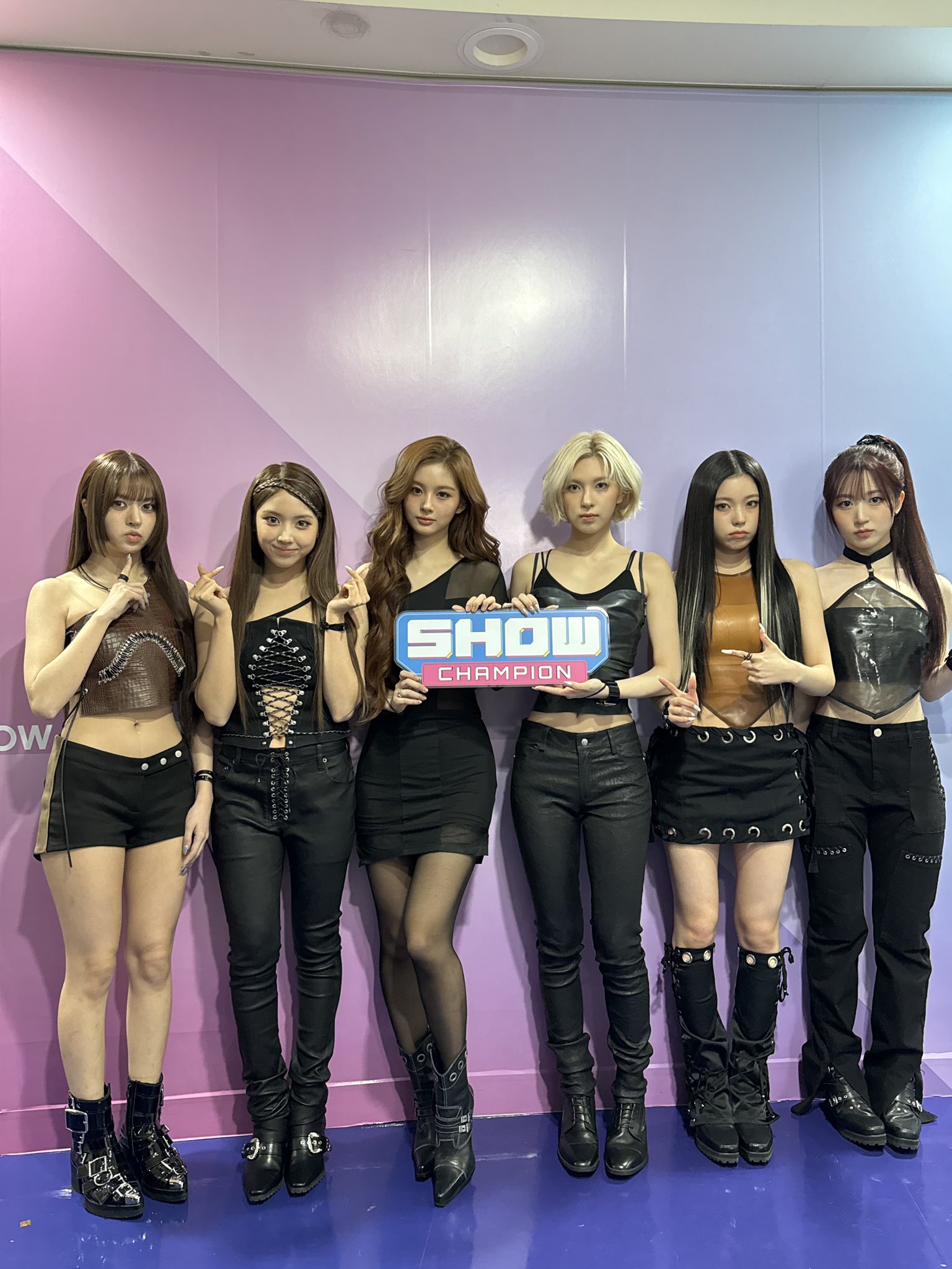 Gm8xLkdbYAImRlT?format=jpg&name=large