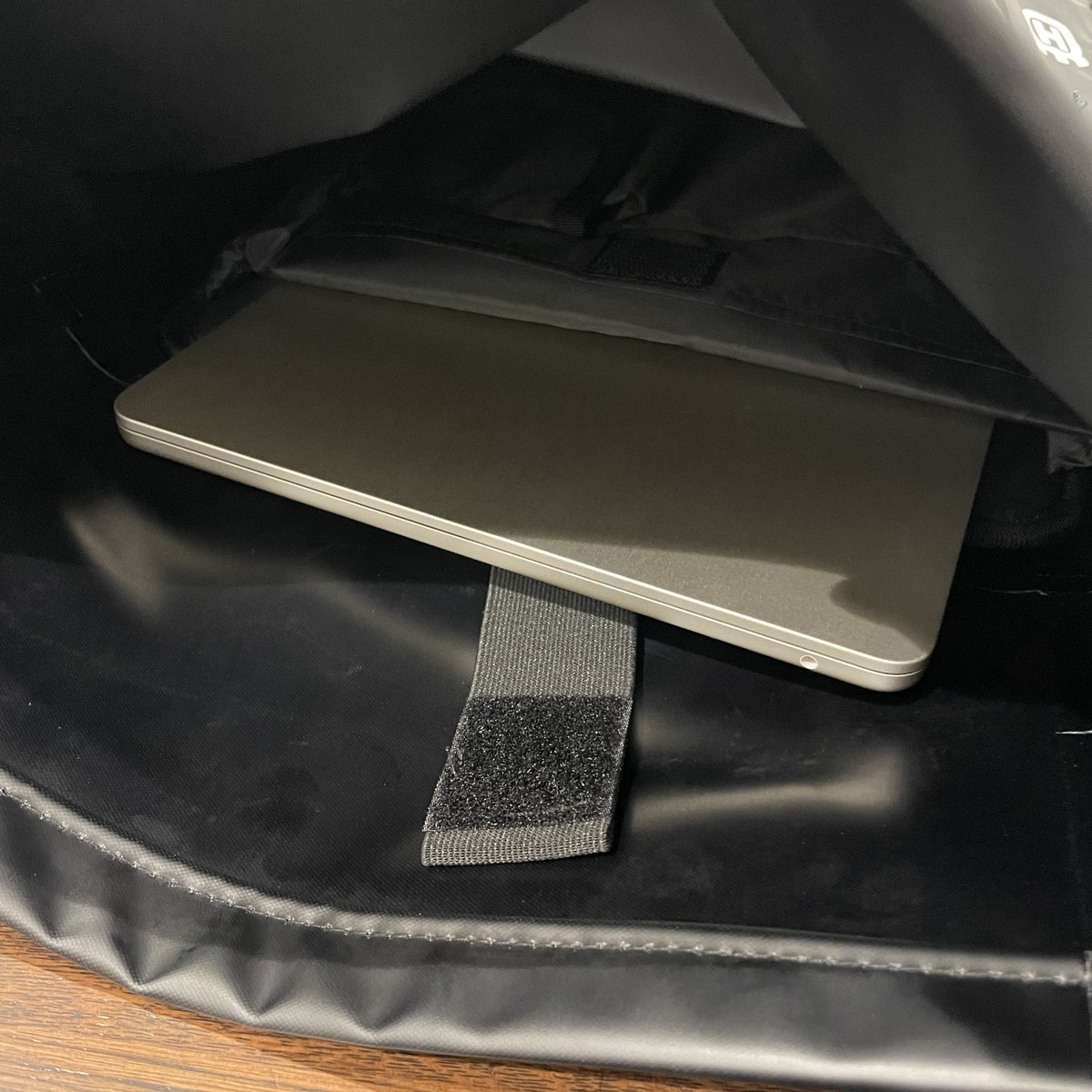 yusaku_moto189's tweet image. バックが2つ入荷！

①BACKPACK
3HS240037200
25,691円(税込)

②BELT BAG
3HS240036100
15,408円(税込)

バックパックは、持ってる方々の評判がいいから自分も普段使いのをこれにしようか検討中🤔

15インチまでノートパソコン入るし防水だし26Lなのもちょうど良い。

#ハスクバーナ葛飾
#OGIO