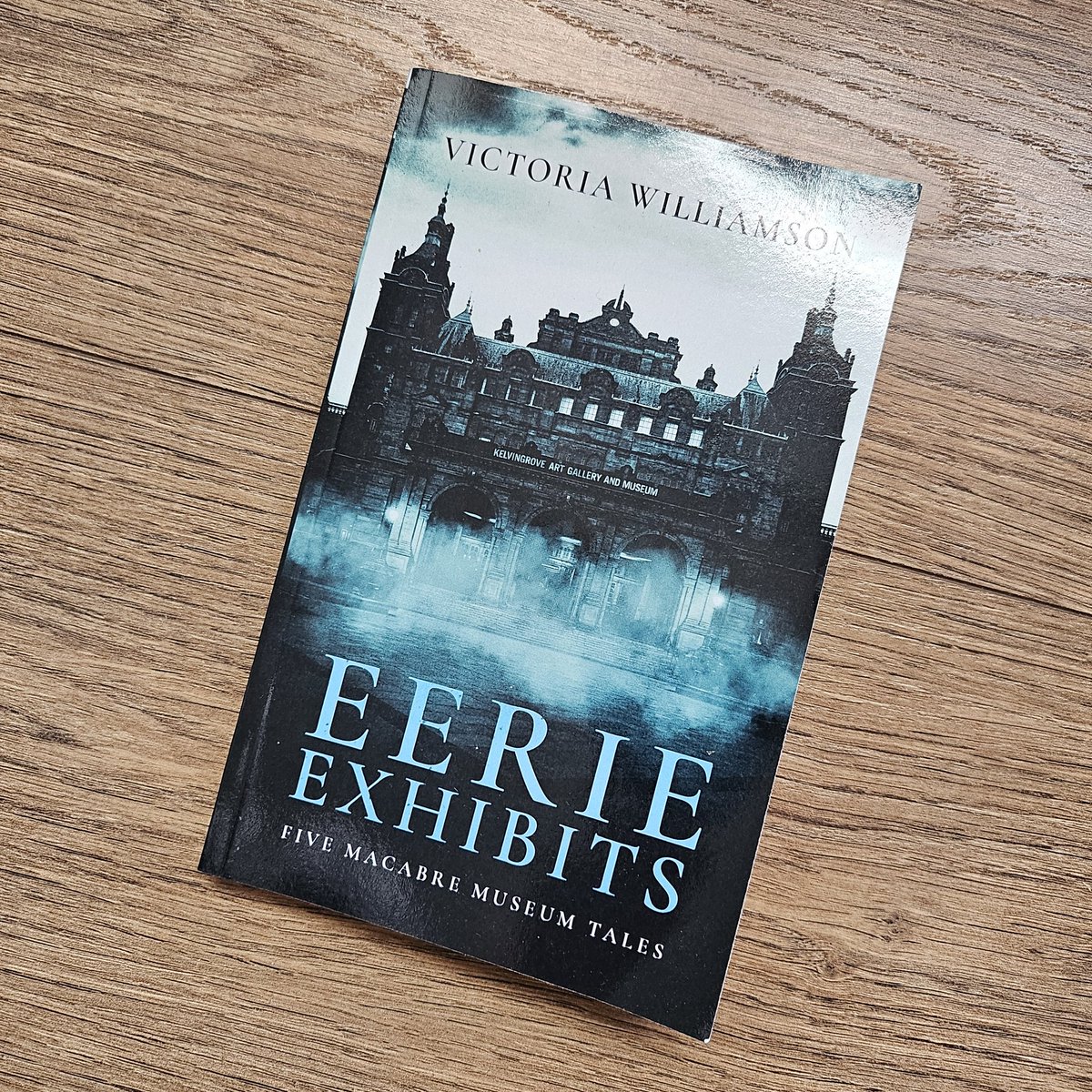 SabrinaAccalai's tweet image. I am *beyond* excited at this wonderful package and can't wait to find out how these lovely artefacts fit in with the stories!

Eerie Exhibits - Five Macabre Museum Tales by @strangelymagic

🦋 ⚰️ 🖼 🐻 🐚

#bookpost #Booktails #EerieExhibits  #blogtour #thewritereads