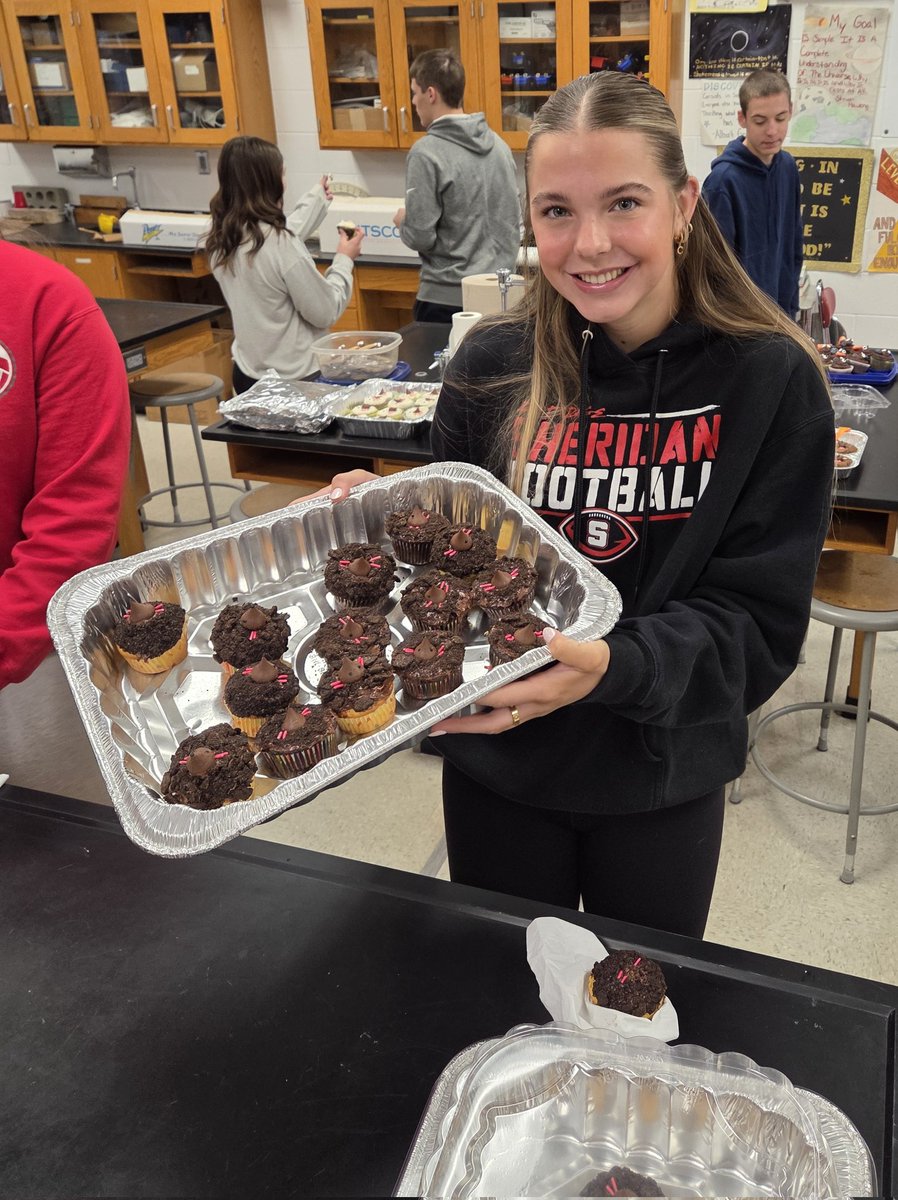 no_paculver's tweet photo. Happy Mole Day! 
We're making the best of circumstances, when High School Chemistry falls in the second semester, and Mole Day is October 23rd! https://t.co/LimqrlruId