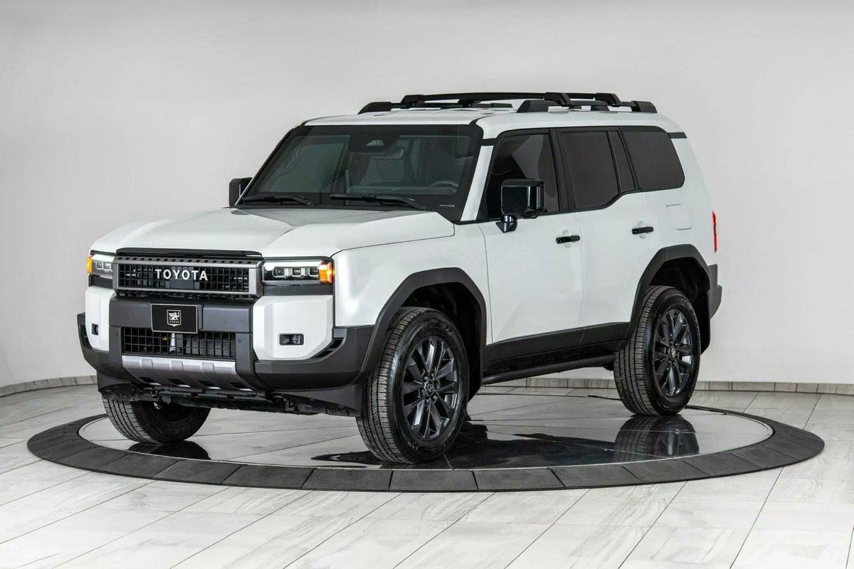 MadridMotorS's tweet image. (1/3) New Toyota Land Cruiser by INKAS Automotive el preparador afincado en Toronto en Canada nos deleita con un nuevo SUV basado en el gran modelo de Toyota  con...#armored #inkas #toyota #landcruiser #suv #premium #sales #toronto #canada #FelizMiercoles #FelizMiercolesATodos