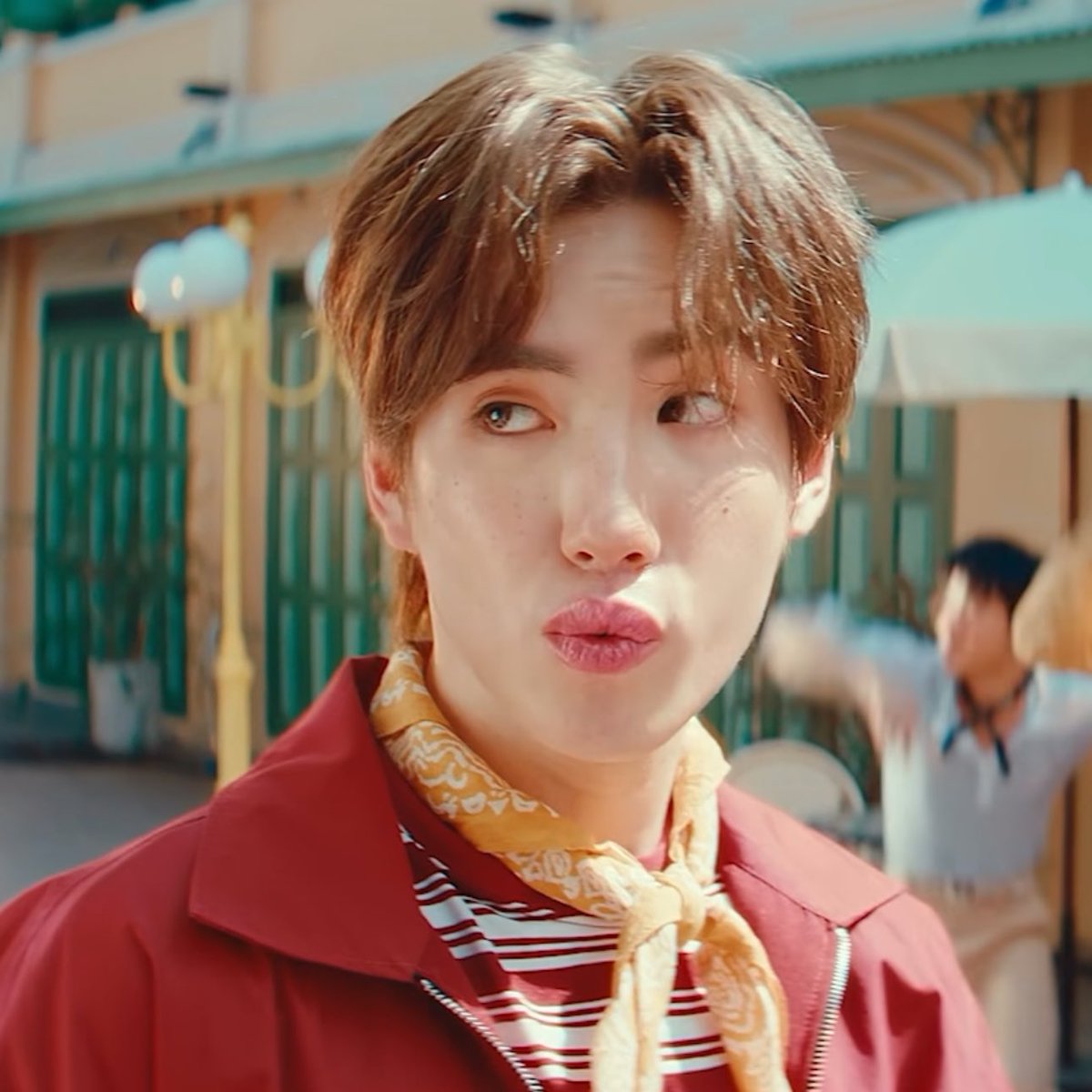 replayvacation's tweet photo. ดื้อ1 ทะเล้น2 น่าเตะ3 ���่ารัก4 น่าหมั่นเขี้ยว5

#PHUTATCHAI #BUS_BOWWOW_MV https://t.co/z1oDPtOYDK