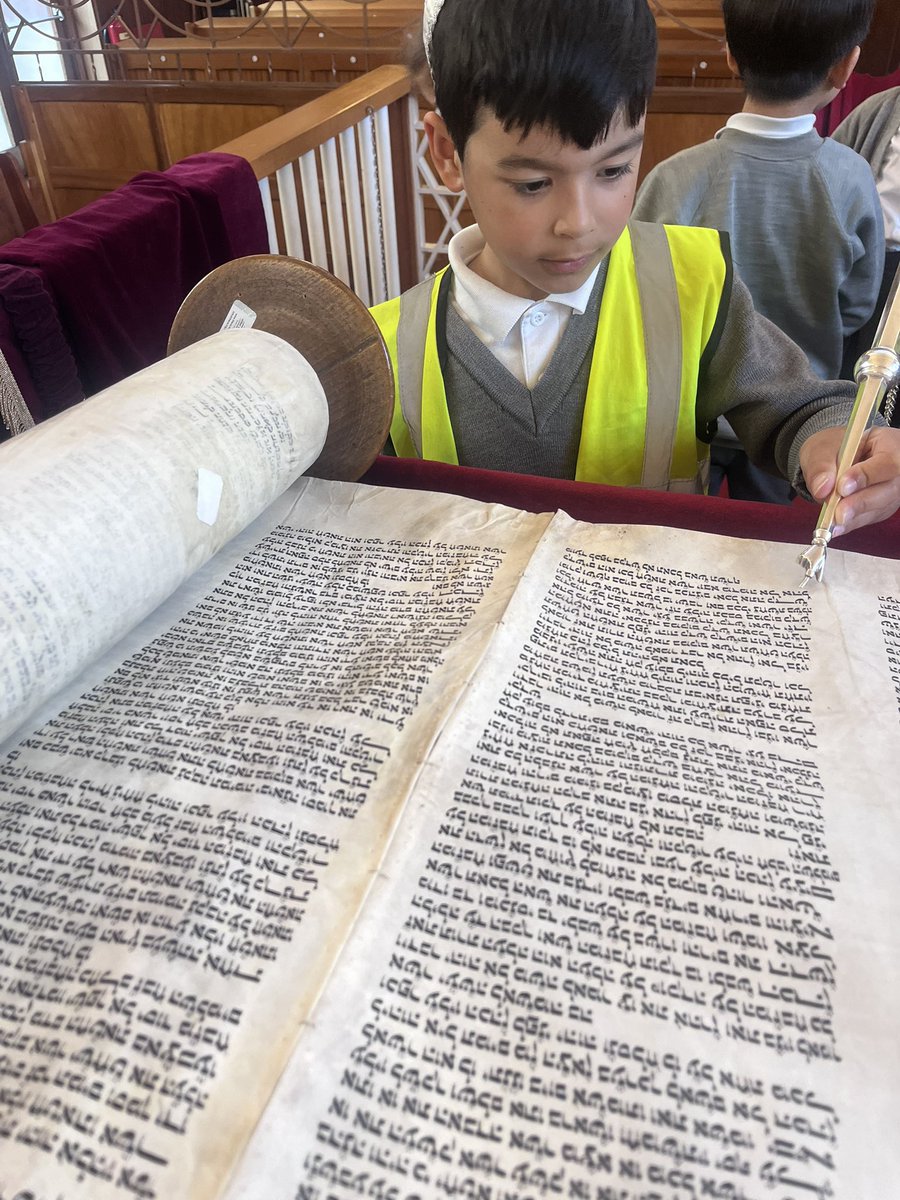 ManorParkSchSM1's tweet photo. Moonstone class had an excellent time at the Synagogue. They were very respectful of everything they saw and were extremely privileged to read from the Torah! #WeAreLEO #mppare https://t.co/HKvwpQkEem