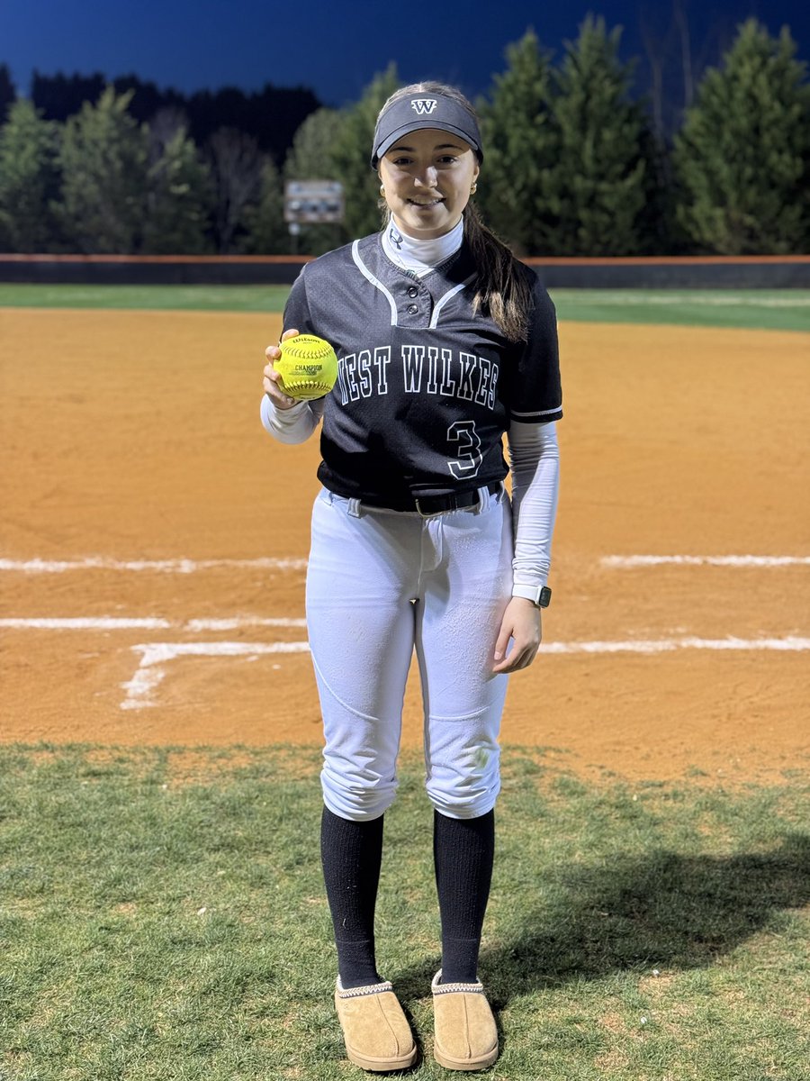 Addison Neuens(committed) tweet media