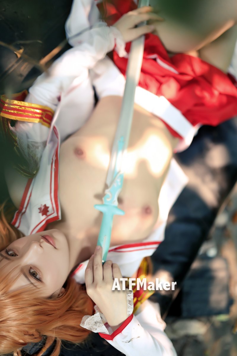 Cosplay Album Yuuki Asuna Battle ver 
コスプレ写真集 Vol 06 結城明日奈 騎士団Ver

例え怪物に負けて死んで このゲームに、 この世界には負けたくない！ 

Patreon可以購買完整版啦~！

https://t.co/HwTSuFXbGr https://t.co/6OD89e4NPR