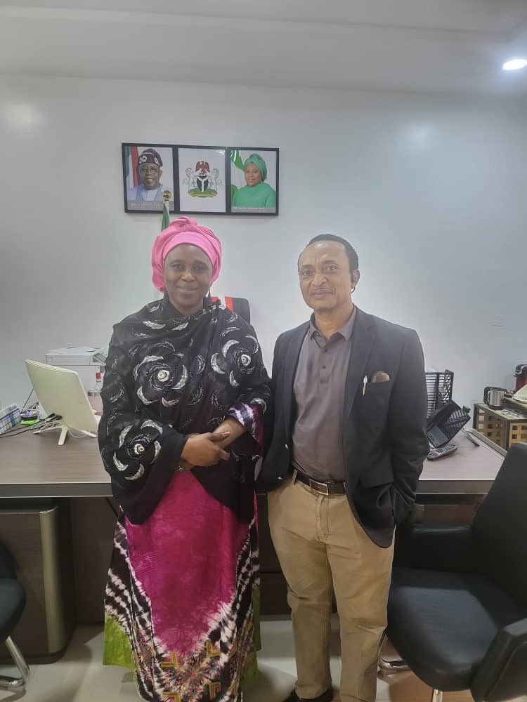 Africa Primary Health Care Forum (@aphcf_info) on Twitter photo DG <a href="/ohanyidof/">Dr Francis Ohanyido, FAPH ⚕️</a> meets <a href="/DrSalmaAnas/">Dr Salma Ibrahim Anas</a> , Special Adviser to the President on Health. Dr. Anas pledges support for the forum's success, bringing her wealth of experience in health leadership to the table.
linkedin.com/pulse/collabor… DG <a href="/ohanyidof/">Dr Francis Ohanyido, FAPH ⚕️</a> meets <a href="/DrSalmaAnas/">Dr Salma Ibrahim Anas</a> , Special Adviser to the President on Health. Dr. Anas pledges support for the forum's success, bringing her wealth of experience in health leadership to the table.
linkedin.com/pulse/collabor…