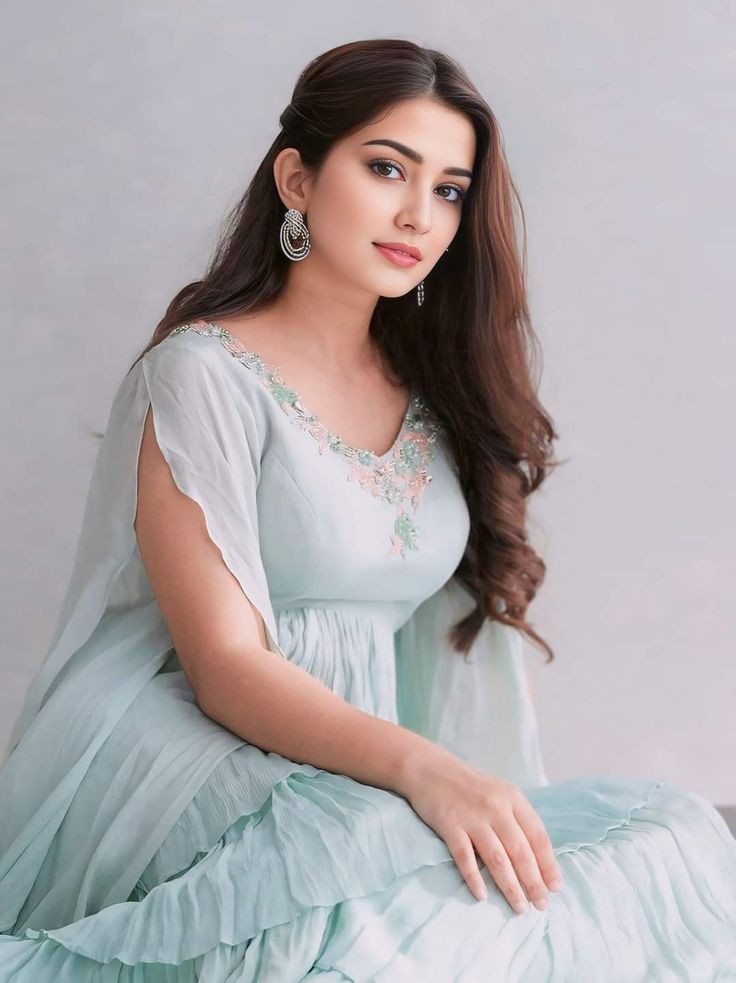 IsraRani100's tweet image. یاد آؤں گا تجھے ذہن کی ہر منزل پر
حرفِ سَادہ تو نہیں ہُوں کہ بھُلایا جاؤں
#naina
#KinzaHashmi
#zelena