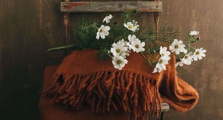 Bir tutam mutluluk gerek mahzun gönüllere,yorgun yüreklere…

|| Bâzgeşt