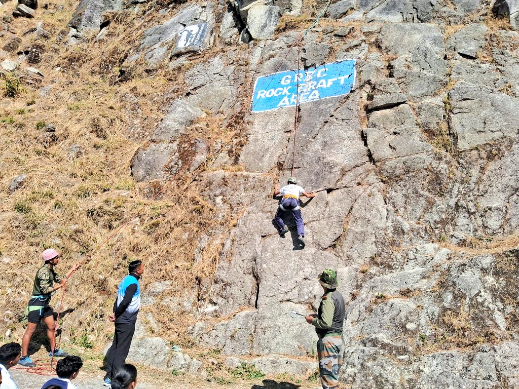 PRODefDehradun's tweet photo. Empowering India's youth!
100 NCC cadets from Delhi, Punjab, Rajasthan & Uttarakhand are mastering #SpeedClimbing at #GRRC, Lansdowne.
Thanks to #ArmyAdventureWing & @HQ_DG_NCC, they're learning cutting-edge techniques, boosting #fitness, & strengthening #leadership. https://t.co/xgo7SJU00V