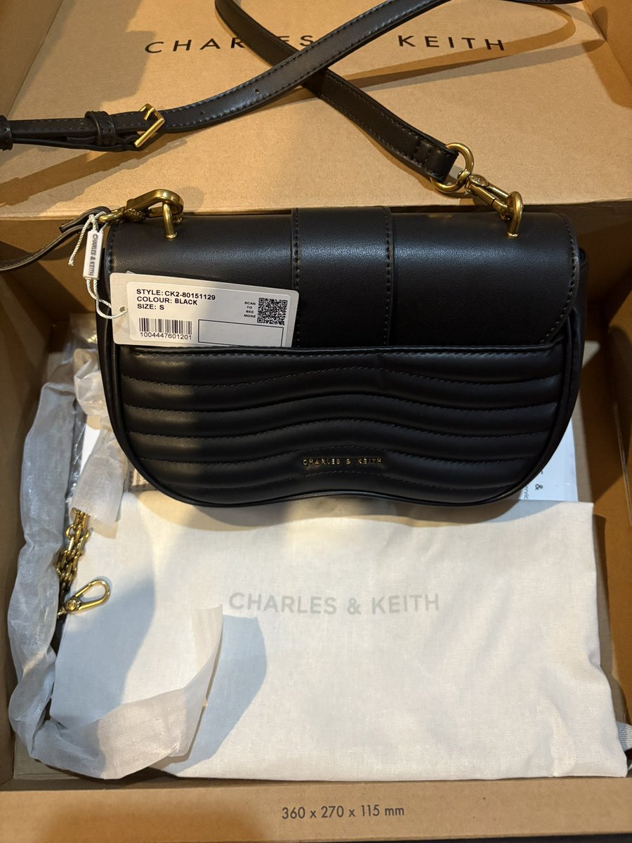 jsssaya's tweet photo. ขออนุญาตมาปล่อยกระเป๋างับ🥹🥹
CHARLES &amp;KEITH
สภาพ99%  เคยใช้1ครั้ง มีของครบทุกอย่าง 3000 ฿ สามารถต่อลองราคาได้ หรือทักมาสอบถามดูกระเป๋า ลองกระเป๋าได้เลยงับ 
รุ่นนี้ไม่มีขายแล้วน้าาาา
#ส่งฟรีน้า
Line :09700200754 https://t.co/r402SLmlKx
