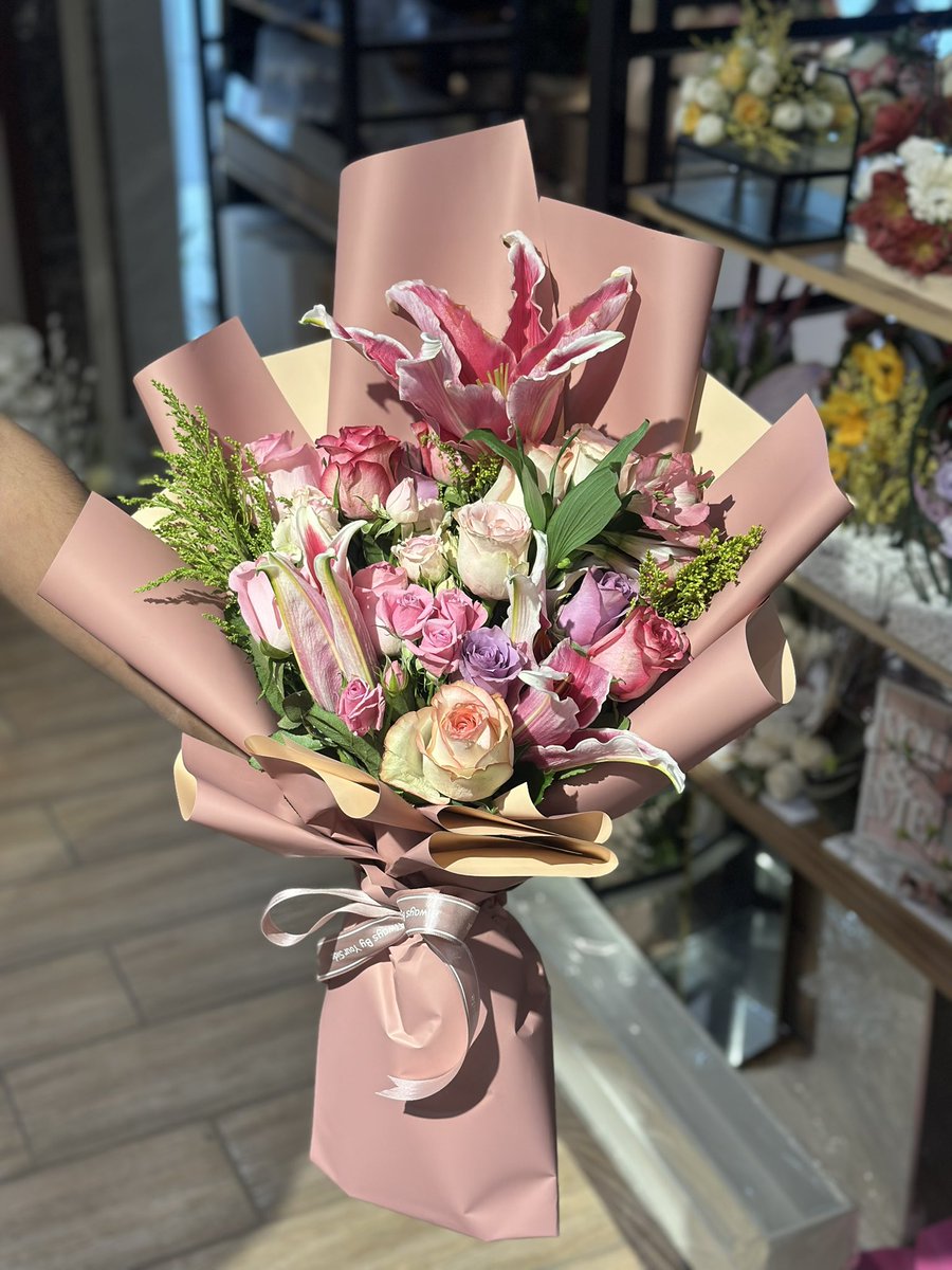 flower_gift7's tweet photo. تنسينقا هدية يوم الام 😍🤍👌🏻

 باقة ورد ب ١٢٥ ريال 👌🏻🤍

تنسيق حسب طلب العميل 👌🏻😍🤍

0590503182 
نجهزها حسب ميزانيتك 👌🏻😍

خلال ساعتين 🤝🤝

#السعوديه_اليابان #ليلة_القدر #دكتور_مصري_يتحرش_بطفل #محمد_بن_سلمان #رمضان_كريم
#هدية_العيد #ورد https://t.co/PrkK1RWPUo