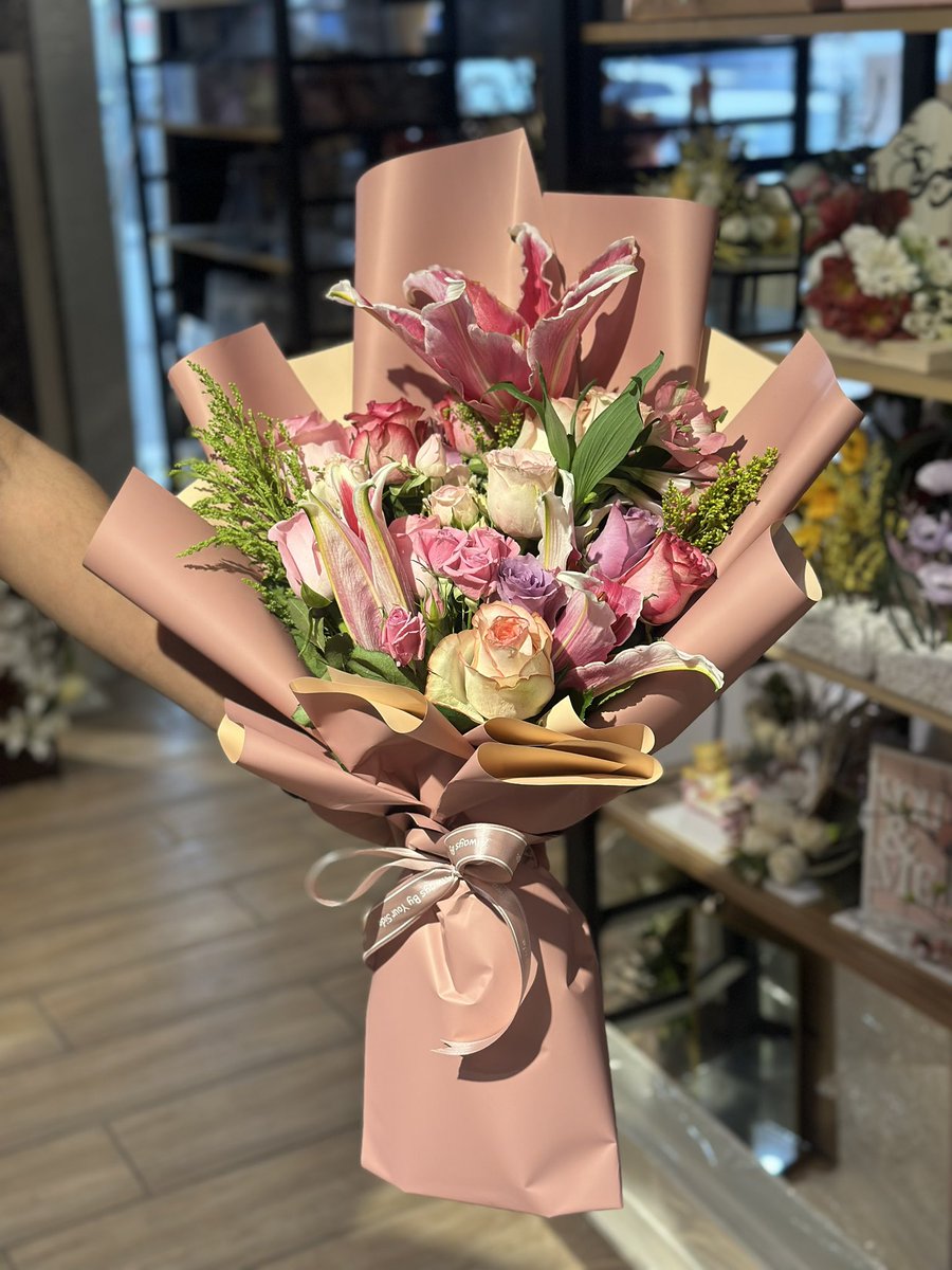 flower_gift7's tweet photo. تنسينقا هدية يوم الام 😍🤍👌🏻

 باقة ورد ب ١٢٥ ريال 👌🏻🤍

تنسيق حسب طلب العميل 👌🏻😍🤍

0590503182 
نجهزها حسب ميزانيتك 👌🏻😍

خلال ساعتين 🤝🤝

#السعوديه_اليابان #ليلة_القدر #دكتور_مصري_يتحرش_بطفل #محمد_بن_سلمان #رمضان_كريم
#هدية_العيد #ورد https://t.co/PrkK1RWPUo