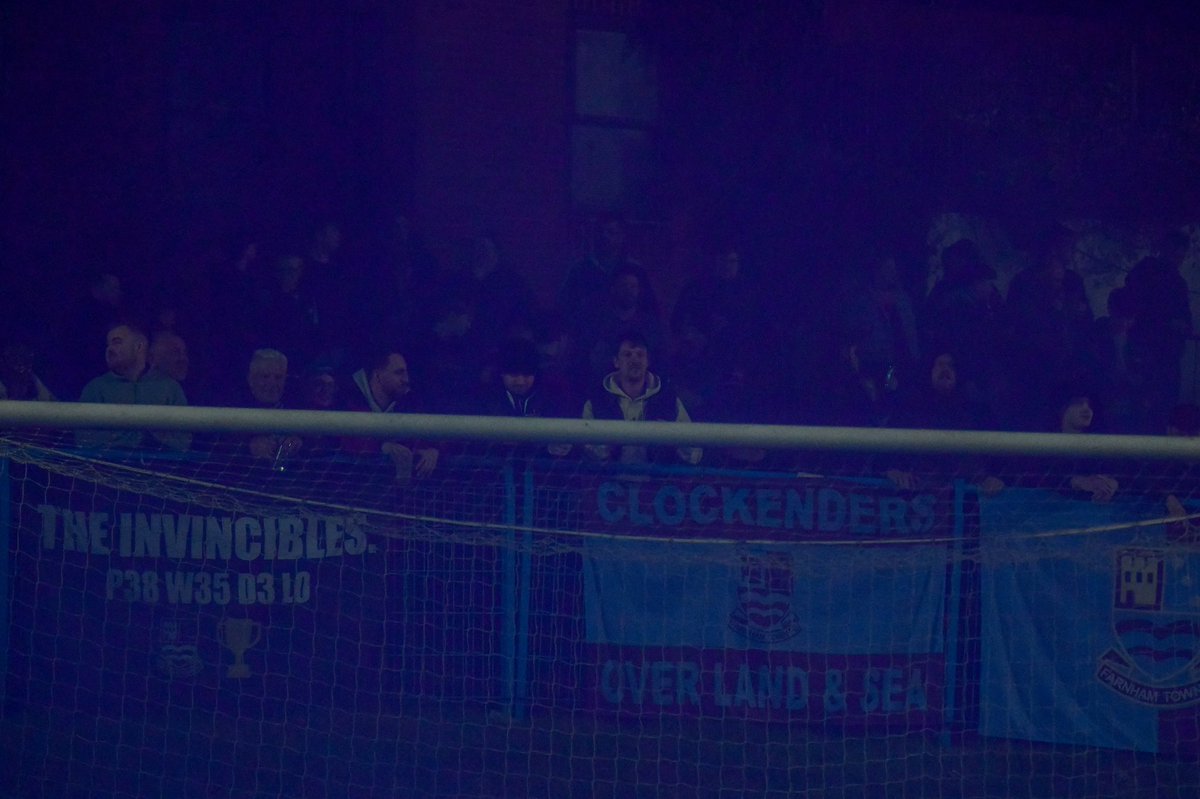 FarnhamTownFC's tweet image. Incredible support last night 🏆

Thank you to everyone that came on to cheer the boys over the line 🫡