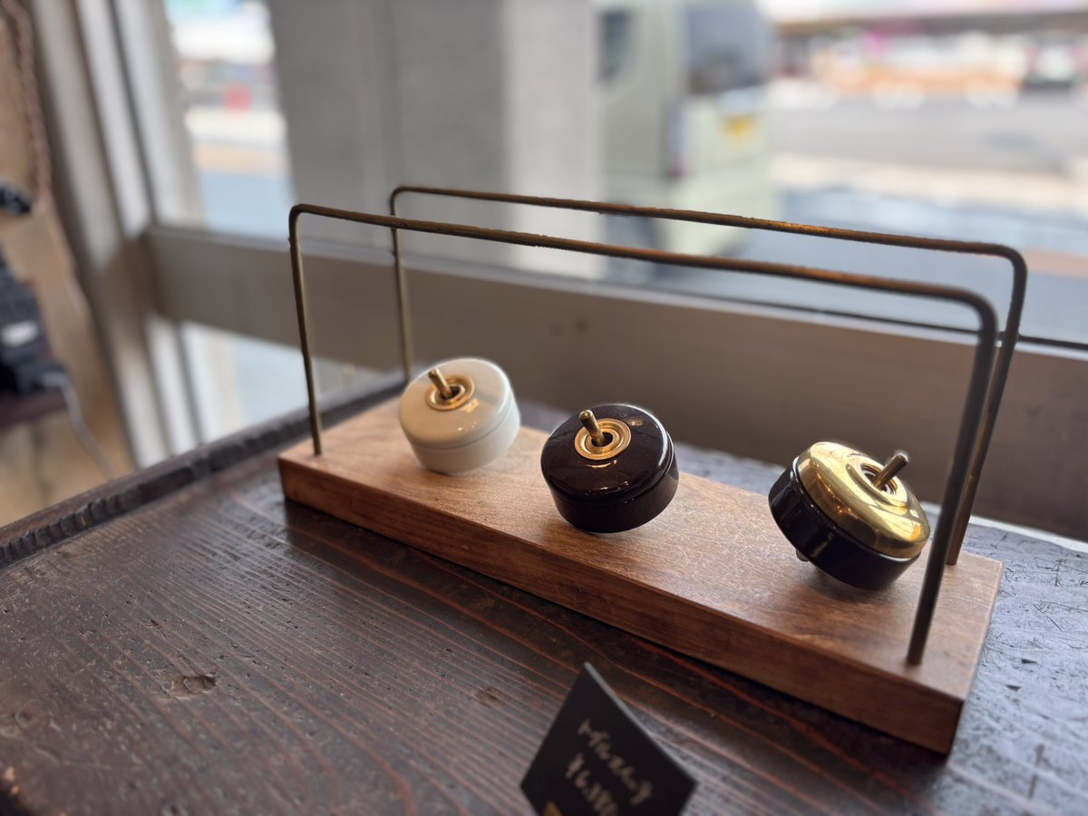 28Ave's tweet image. いつも気になっていたお店...
Google〜インスタ〜店名発見💡
ドアの向こうは別世界！
犬飼あきよしさんも訪問されたとはビックリ‼️
#toggle
#犬飼あきよし