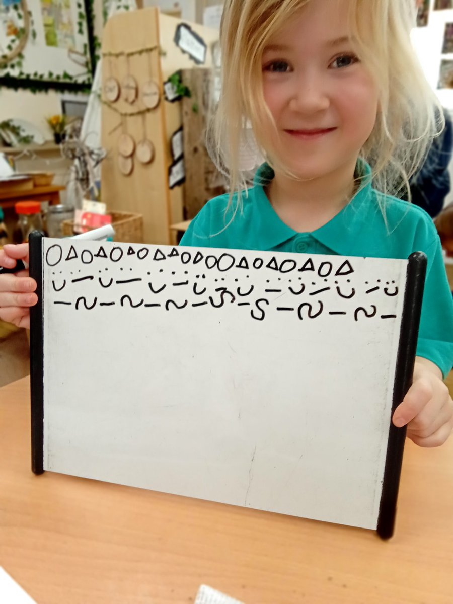 BoughtonHeath's tweet image. Reception have been creating their own patterns #maths #repeatingpatterns