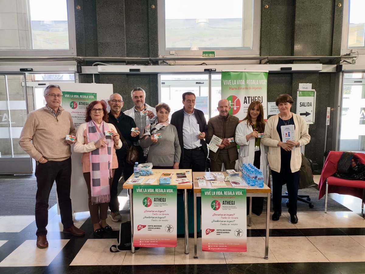 Sabías que los Españoles son los ciudadanos europeos con más posibilidad de recibir un #trasplante? 
Hoy se celebra el #DíaNacionaldelTrasplante En <a href="/hospital_hvn/">HUVN</a> acompañamos en  la mesa informativa de  #ATHEGJ y <a href="/ALCER_granada/">ALCERgranada</a> 
6️⃣4️⃣6️⃣4️⃣ #trasplantes realizados en 2024. <a href="/saludand/">Consejería de Sanidad, Presidencia y Emergencias</a>