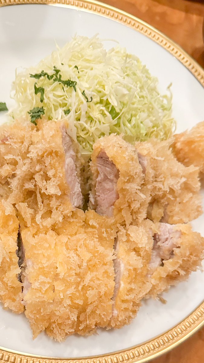 studio_z1020's tweet image. #iPhone14ProMAX 撮影
やり方次第で綺麗に撮れますね。
#とんかつ 
#ぽん多本家