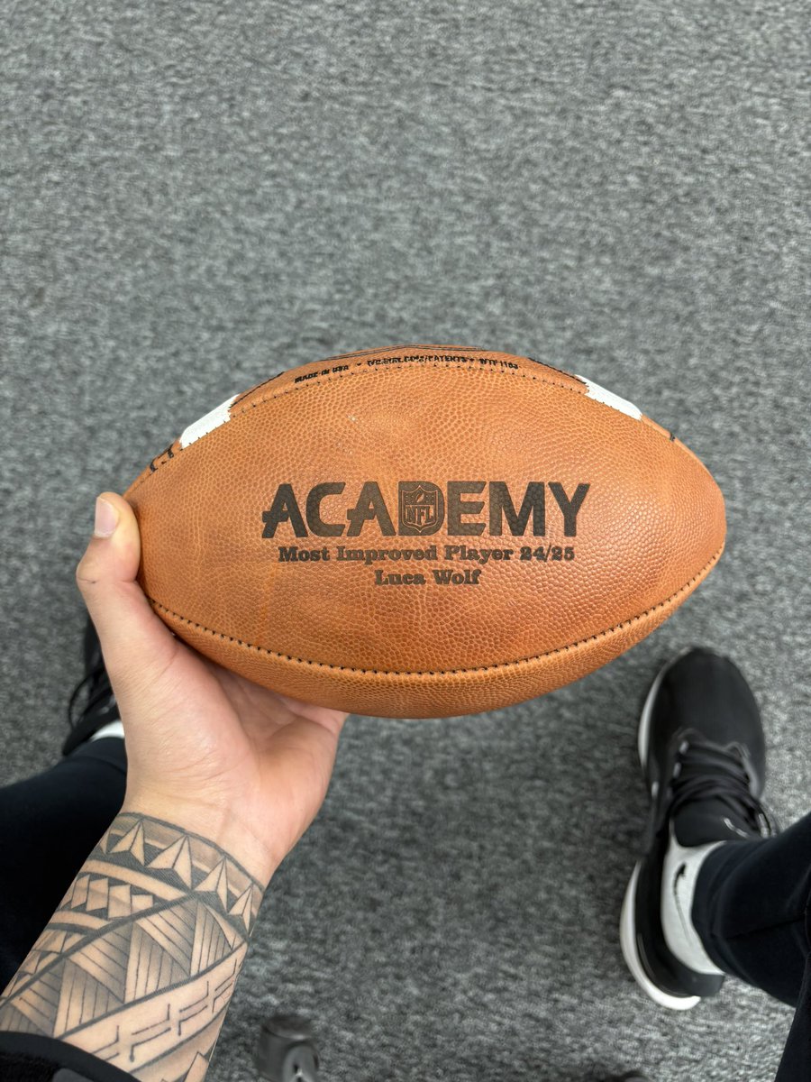 Luca Georg Wolf (@lwglf) on Twitter photo I’m happy to announce that I was named the most improved player in the NFL ACADEMY program. From Not knowing what a 1st down was to 9 D1 offers. All in a span of 8 months.
Coachable, hungry and desperate to improve. Job is not finished!!!
TE
250
6’5 1/2
Co26
<a href="/KrisDurham16/">Kris Durham</a> I’m happy to announce that I was named the most improved player in the NFL ACADEMY program. From Not knowing what a 1st down was to 9 D1 offers. All in a span of 8 months.
Coachable, hungry and desperate to improve. Job is not finished!!!
TE
250
6’5 1/2
Co26
<a href="/KrisDurham16/">Kris Durham</a>