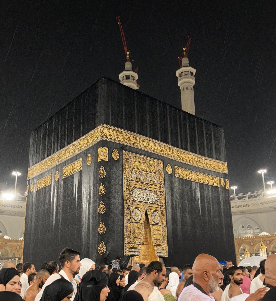 Bu gece kimin kalbi neye niyetliyse, Allah onu niyetine kavuştursun.

| kadir gecesi