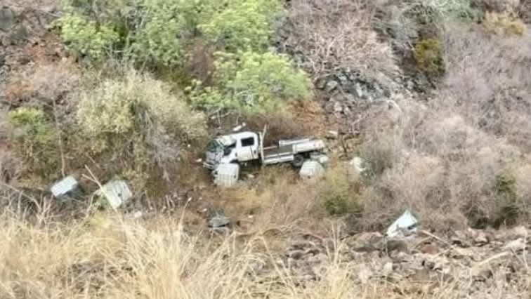𝐁𝐮𝐫𝐠𝐞𝐫𝐬𝐟𝐨𝐫𝐭 — Three people were killed while 55 others got injured when a truck overturned into a ditch in Limpopo. The incident happened on the R36 road near Strijdom Tunnel outside Leboeng, Burgersfort.

#BushbuckridgeGuardian | Taking Bushbuckridge To The World 🌍