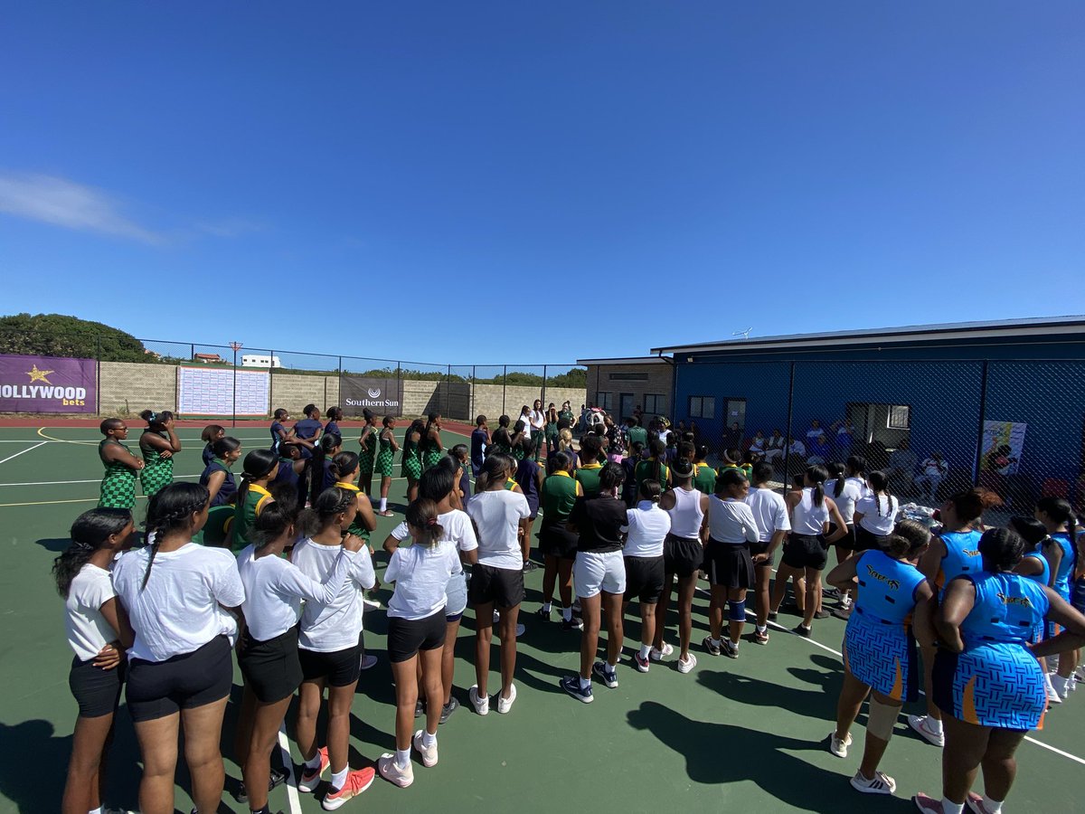 Netball_SA's tweet photo. Hello Western Cape! ๐
Weโre in Hawston for the last leg of the Presidential Outreach programme! Letโs do this! ๐โจ
#NetballFamily #RoadToGibraltar #TakingNetballBackToThePeople #MakingNetballFashionable #PresidentialOutreach https://t.co/0u3lRoGg39