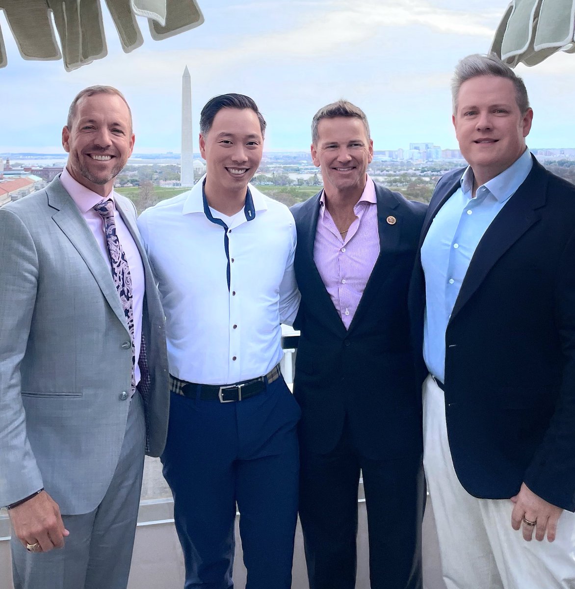 Beautiful crew with a beautiful view 🇺🇸 <a href="/CharlesTMoran/">Charles T. Moran</a> <a href="/aaronschock/">Aaron Schock</a>