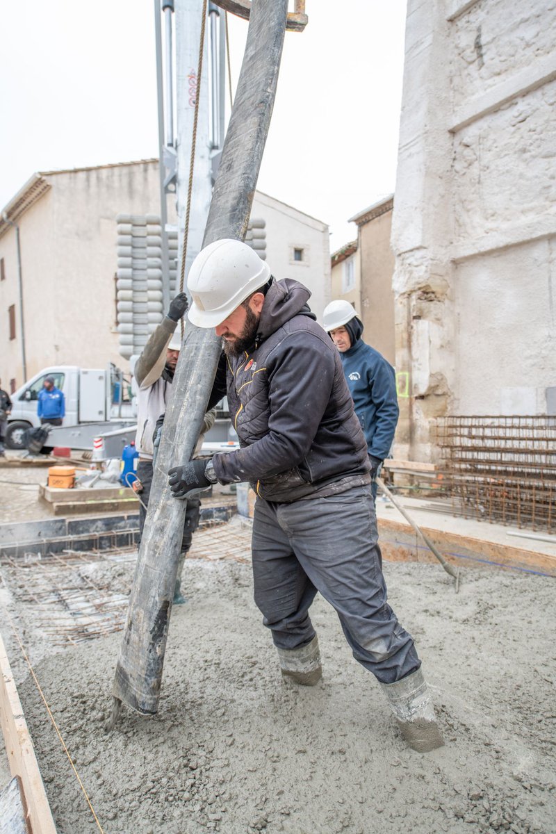Terminé ✔️

La dalle de la future résidence La Placette à Fleury d'Aude vient d'être achevée 🏗️🚧

Bravo aux équipes et entreprises sur place qui ont œuvré la semaine dernière pour finaliser cette étape importante du chantier.

Vous pourrez voir à travers ces quelques photos