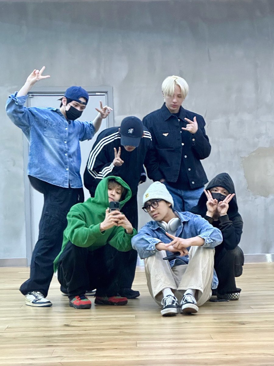 [#BAE173]

퇴근 샷😎

 #비에이이173